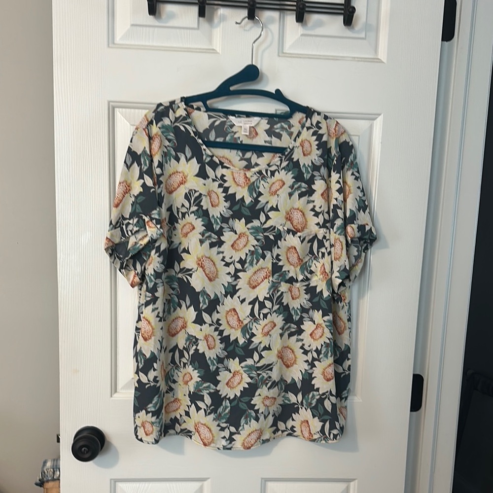 LC Lauren Conrad Green Boxy Short Sleeve Blouse